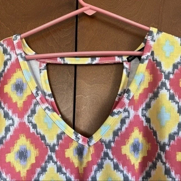 Signature Studio Aztec Summer Colored Print Pullover Top NWT XL - Picture 5 of 7